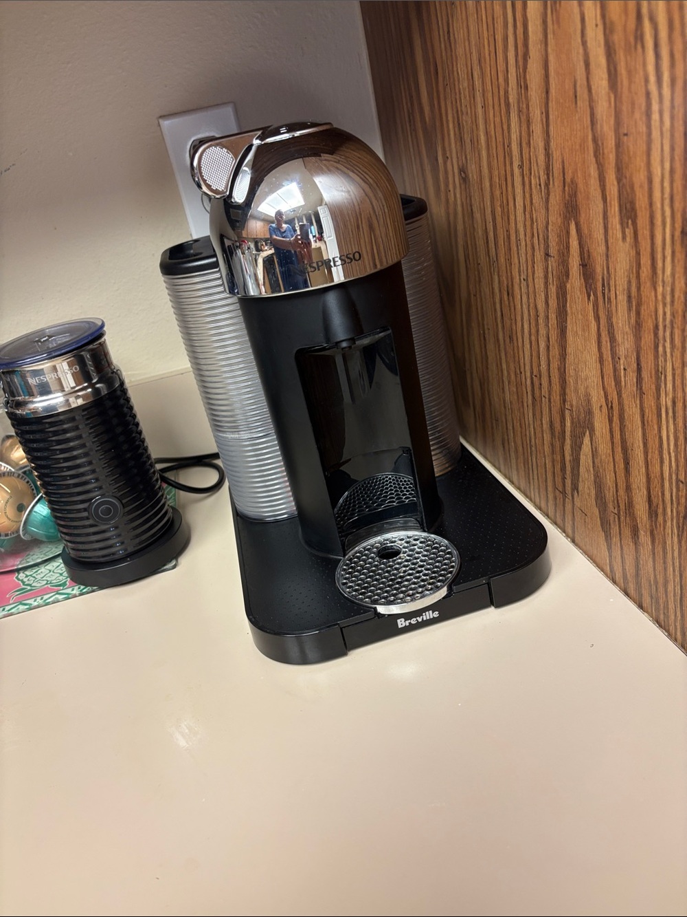 Nespresso Breville Vertuo coffee espresso maker with milk frother
